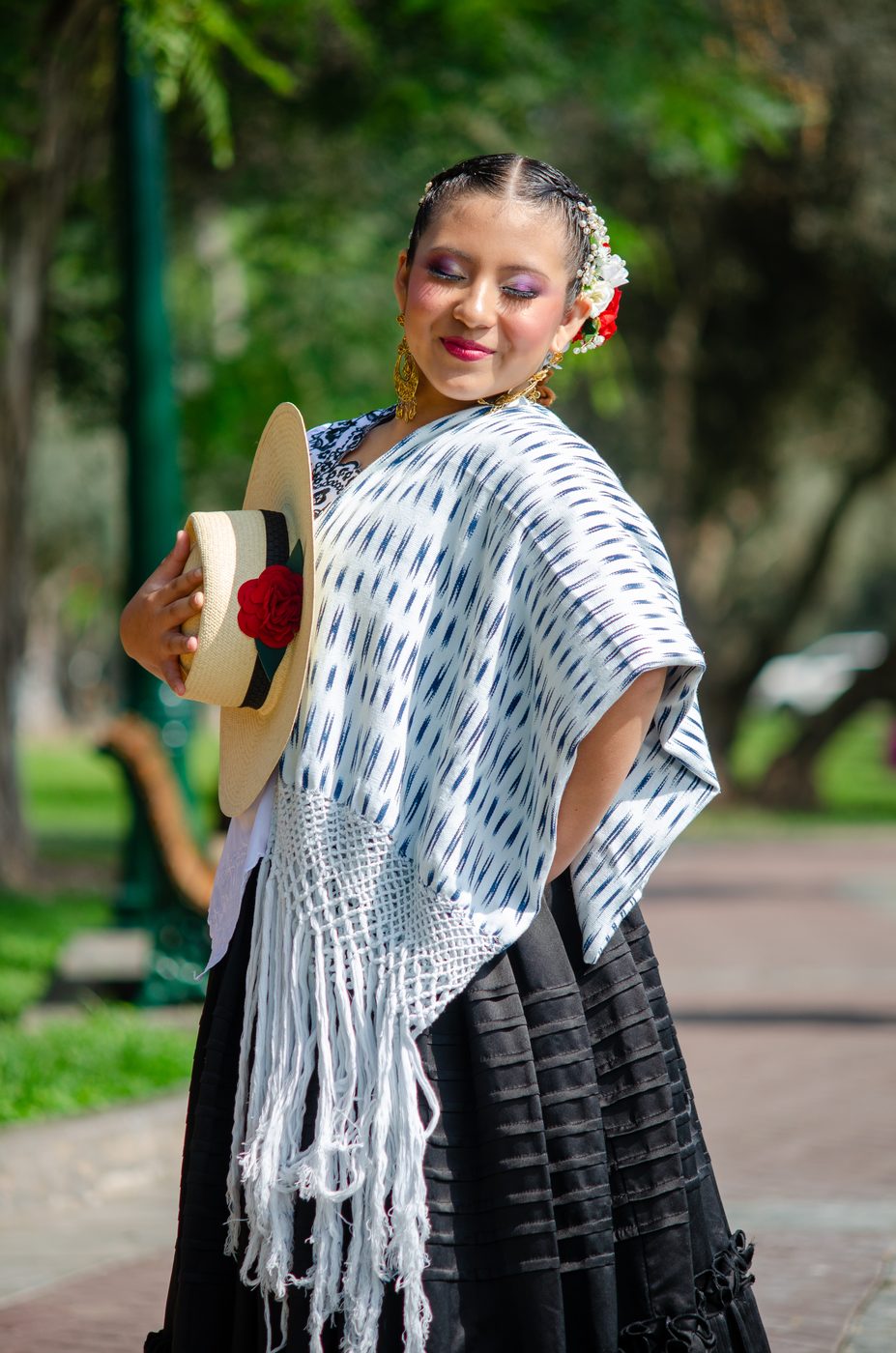 Bailarina Chafloc Marinera con pañuelo y sombrero