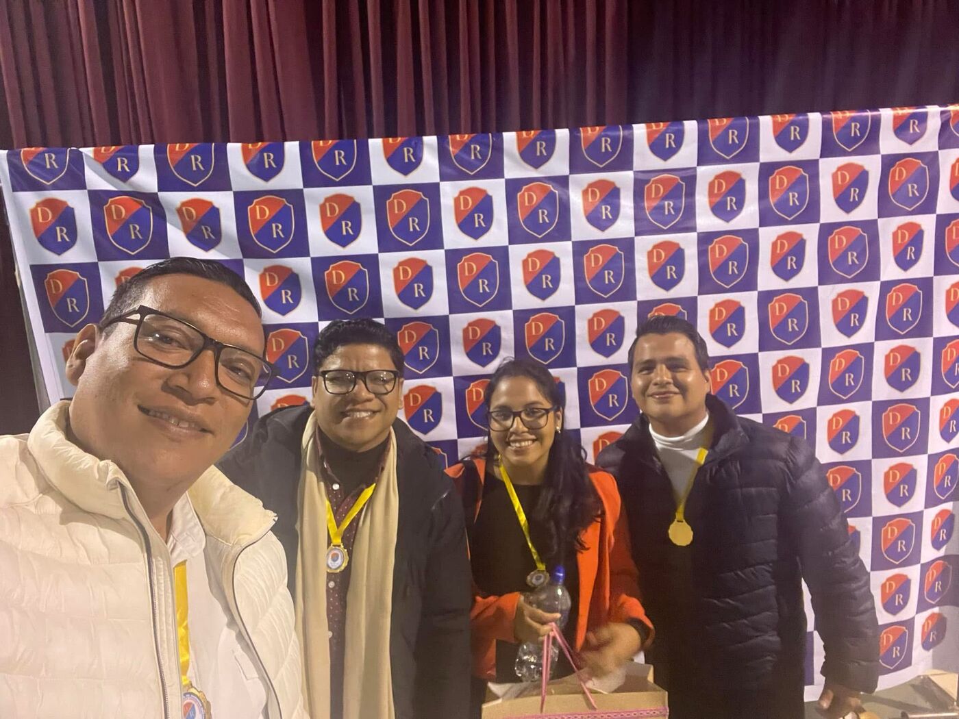 Selfie grupal en el Festival de la Marinera, Mall del Sur